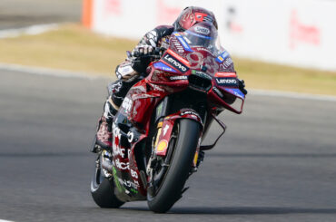 弟従えM.マルケスがリードし優勝。残り2周でバニャイア表彰台逃す／MotoGP第9戦イタリアGP