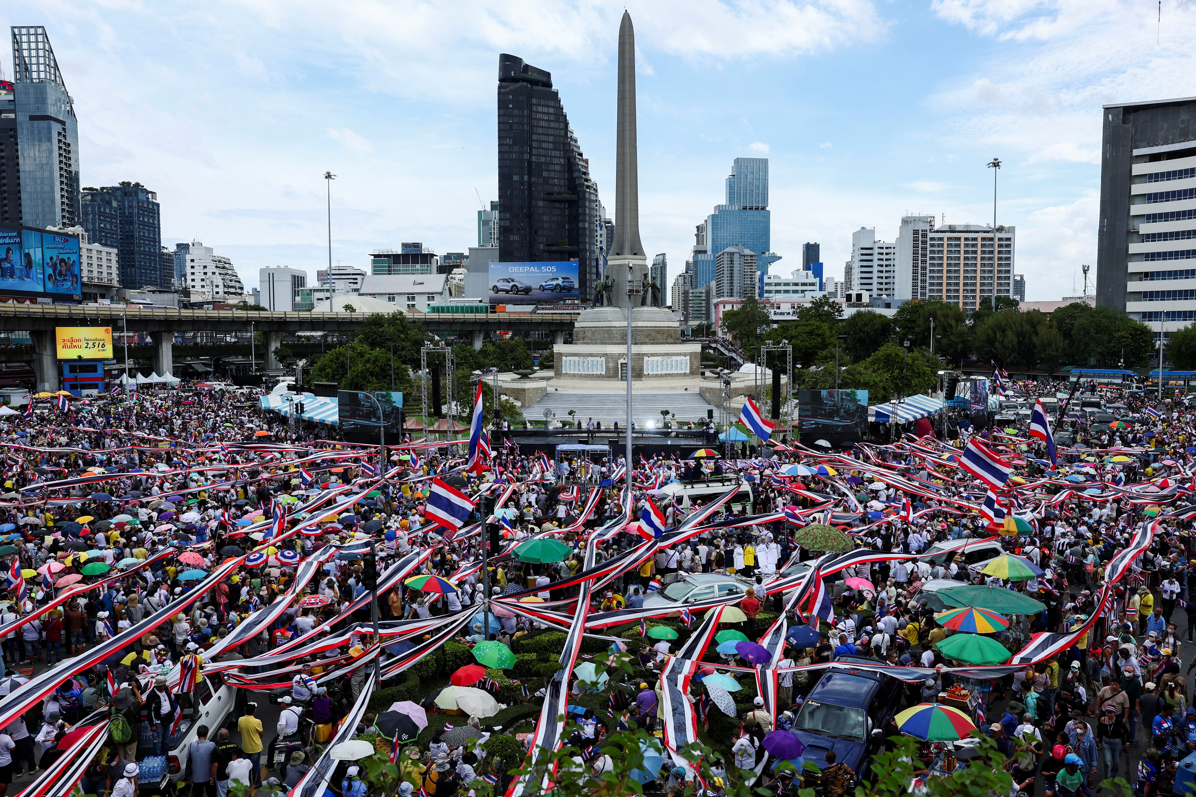 タイで大規模デモ、首相退陣要求　国境紛争巡り批判
