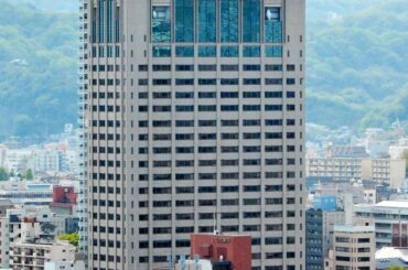 女子中生の体触った疑いで逮捕、26歳巡査を免職 下半身露出2件でも起訴「ばかなことをした」 兵庫県警 - 神戸新聞