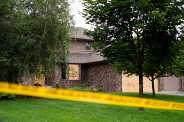 州議員射殺で容疑者を逮捕、４３時間に及ぶ逃走劇の顛末は　ミネソタ州史上最大規模の捜査に - CNN.co.jp