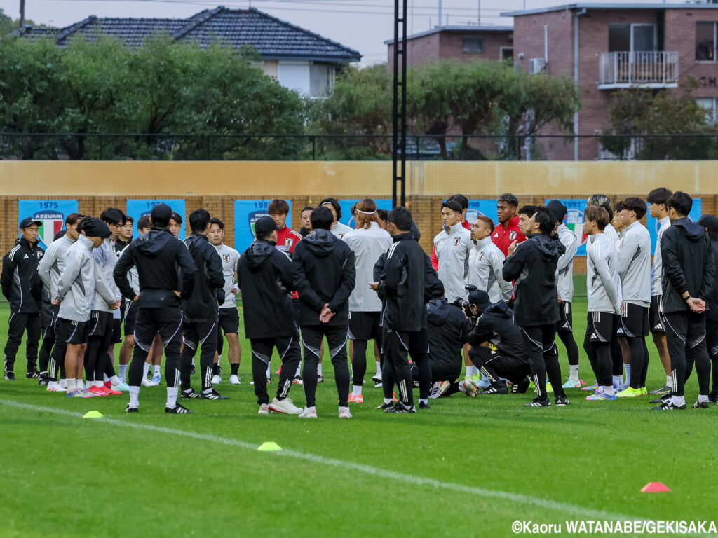 森保Jが豪州パースで始動!!「W杯まで1年しかない」初招集組も続々合流、顔ぶれ一新でサバイバルへ - gekisaka.jp