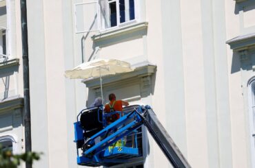 欧州熱波で8人死亡、森林火災や原発停止など事態深刻化 | ロイター