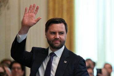 ピーター・ティール、J・D・ヴァンス、そして第三のニューライト…トランプ大統領の下に集う新しい右派の思想家たち 【著者に聞く】『アメリカの新右翼』の井上弘貴が語る、環大西洋規模の右翼ムーブメントとは(1/5) | JBpress (ジェイビープレス)