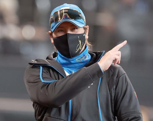 【オールスター】19年ぶりにお祭り男「新庄剛志」謎メッセージで予告「リルビット奪いに行く」 – nikkansports.com 日本ハム新庄監督(2025年7月12日撮影)