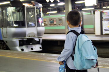 子どもの「通勤」ってどういうこと？ 実は重要な「小児通勤定期券」とは - 乗りものニュース