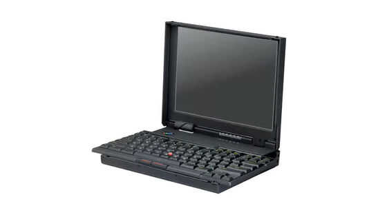 かつてIBMのThinkPad 701は9.7インチ幅なのに11.5インチのフルサイズキーボードをバタフライ構造で可能にしていた - 画像