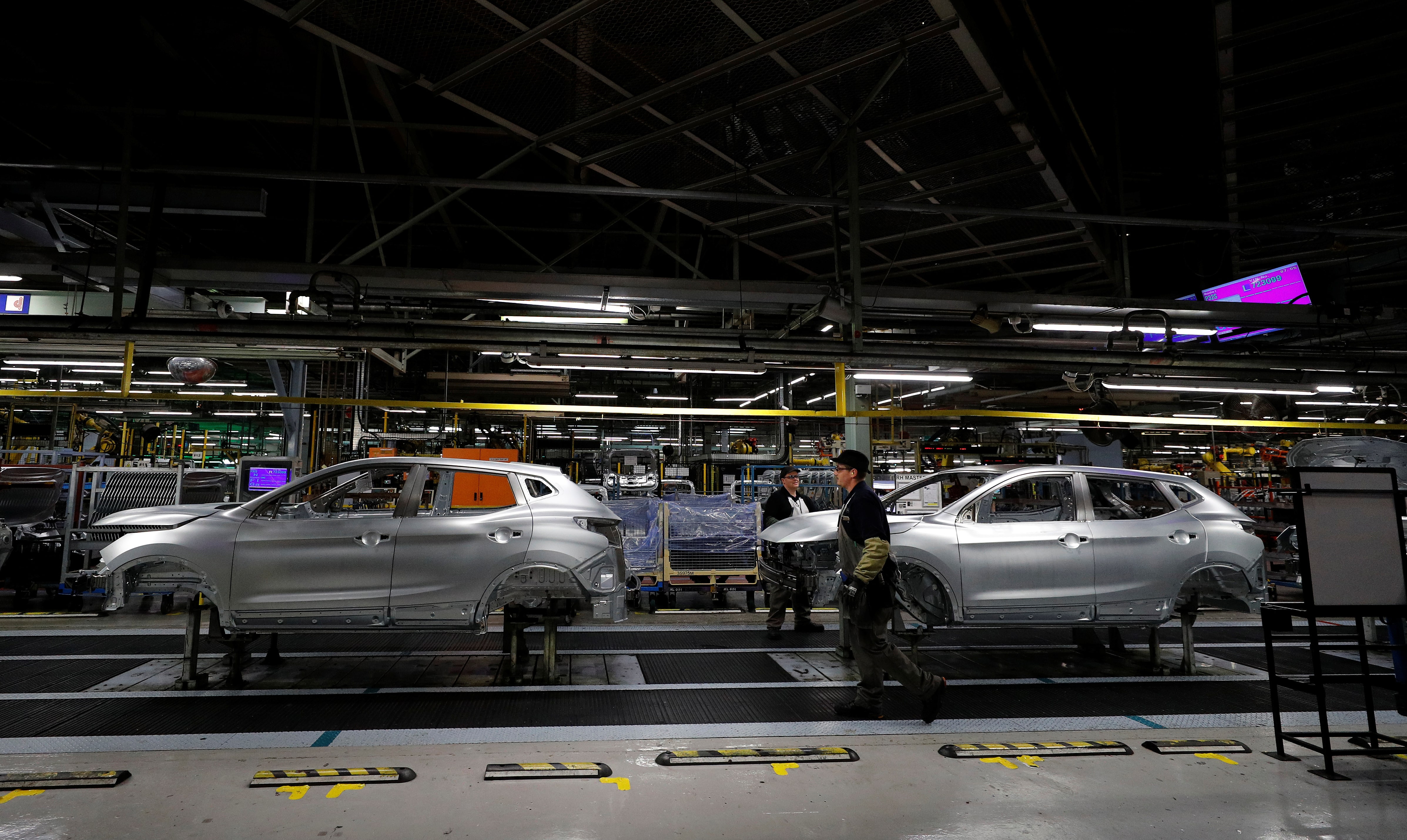 日産、英工場で早期退職募集　世界で2万人削減の一環