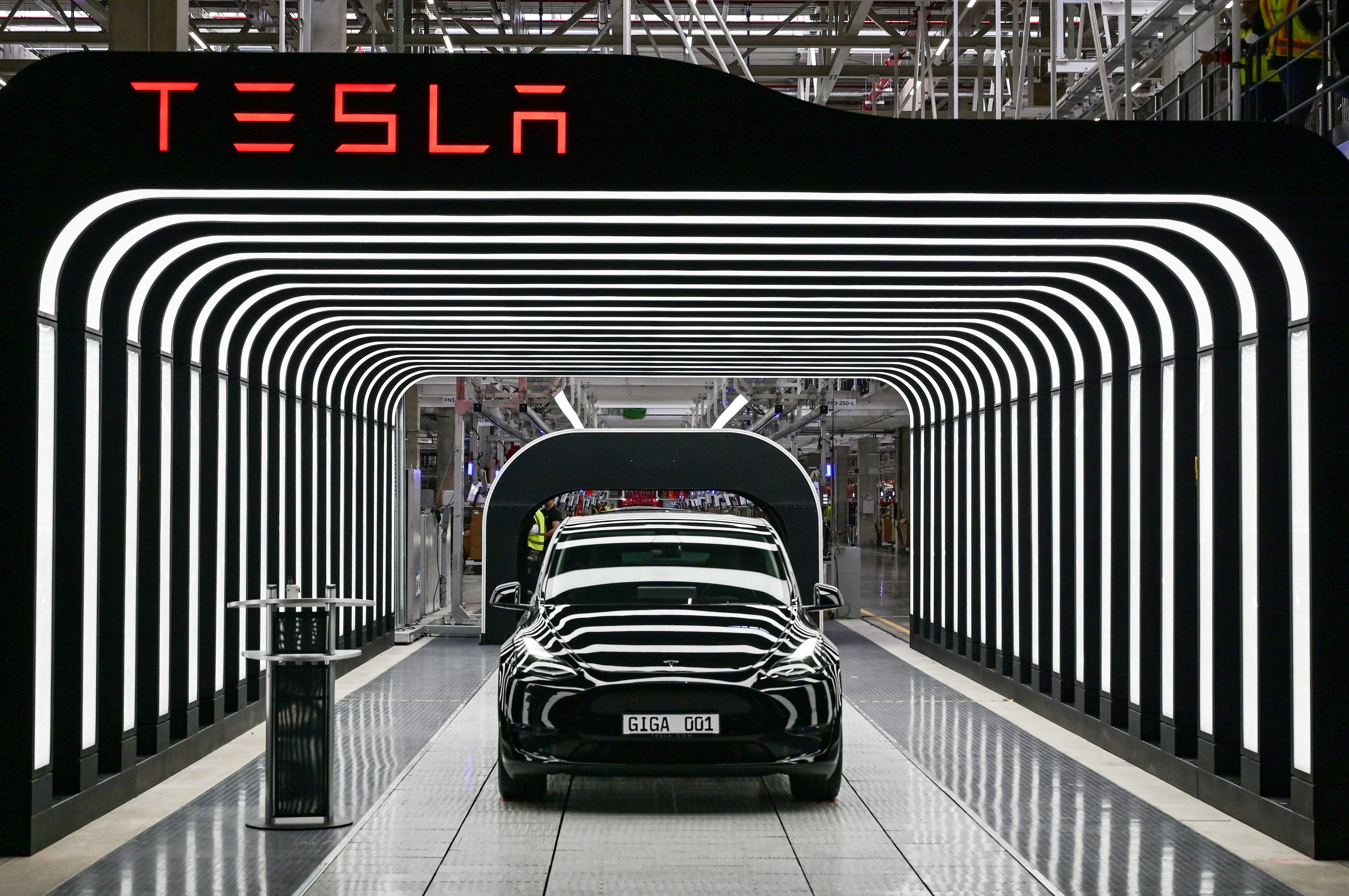 米テスラ、第2四半期は12％減収　過去10年超で最悪の落ち込み