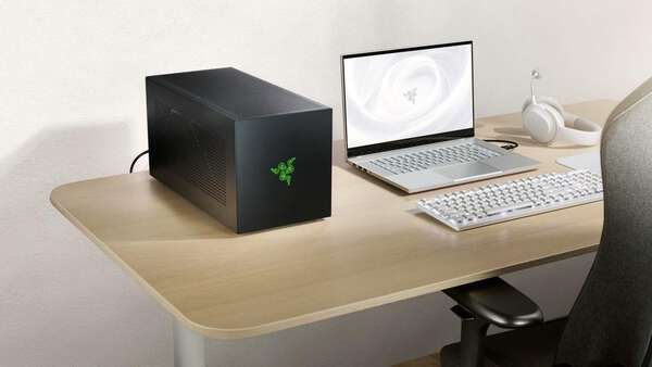 ノートPCのゲーム性能を大きくアップさせるGPUボックス「Razer Core X V2」|au Webポータル経済・ITニュース ノートPCのゲーム性能を大きくアップさせるGPUボックス「Razer Core X V2」|au Webポータル経済・ITニュース