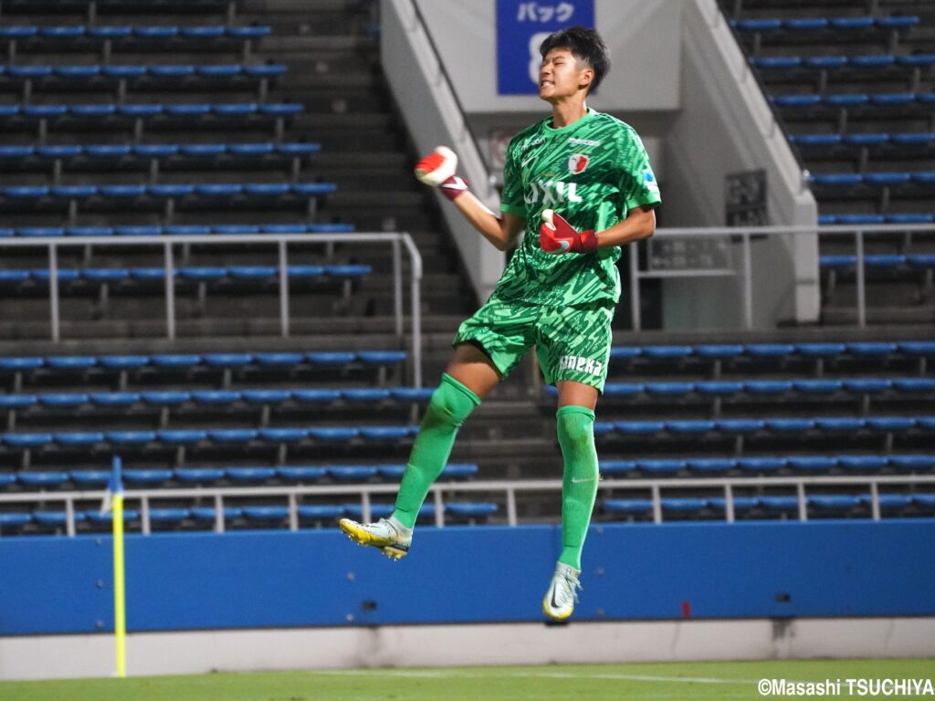 [MOM5183]鹿島ユースGK菊田修斗(3年)_小6時にスクール在籍もU-15のセレクションに落選した「因縁の相手」との特別な再会。失点を帳消しにする2本のPKストップで決勝進出の立役者に! - encourage-s.jp