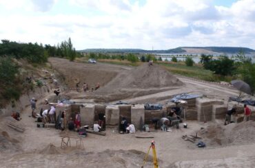 ドイツに１２万５０００年前の「脂肪工場」、ネアンデルタール人による抽出作業の痕跡と研究者 - CNN.co.jp