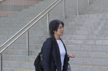 伊東市長、「新図書館建設中止」と続投表明 市役所には苦情殺到 - 毎日新聞