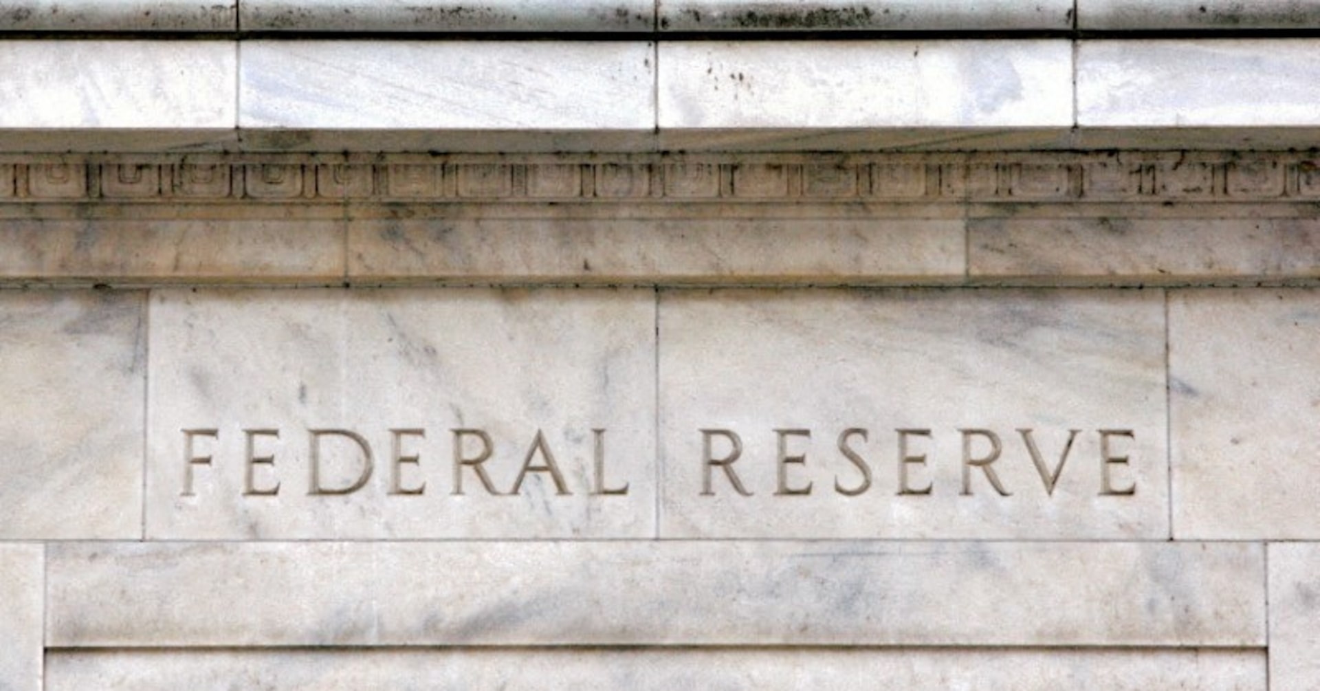 労働市場巡る懸念が利下げ支持の理由、FRB高官2人 関税の影響一時的とも | ロイター 労働市場巡る懸念が利下げ支持の理由、FRB高官2人 関税の影響一時的とも | ロイター