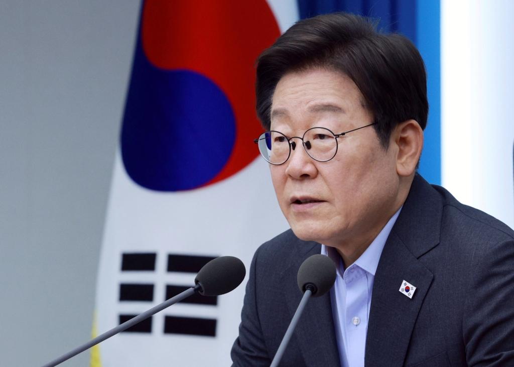 韓国の大統領に「未必的故意による殺人」とまで名指しされ、震え上がる企業 生中継の会議で「株価暴落」にも言及した「恐怖の90分」の中身とは(1/4) | JBpress (ジェイビープレス) 韓国の大統領に「未必的故意による殺人」とまで名指しされ、震え上がる企業 生中継の会議で「株価暴落」にも言及した「恐怖の90分」の中身とは(1/4) | JBpress (ジェイビープレス)