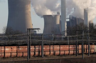 アングル：欧州の古い発電所、データセンター転換に活路模索 | ロイター