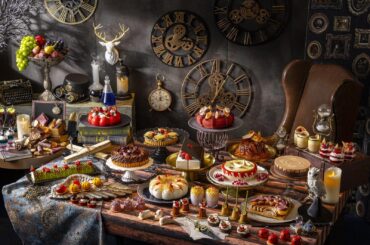 「魔女と魔法使いの学校」ハロウィンスイーツビュッフェ、魔術＆ほうき着想スイーツがヒルトン東京で - ファッションプレス