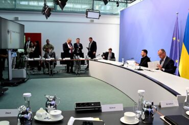 トランプ氏、ロシアが和平阻害なら「深刻な結果」　3者会談に前向き | ロイター