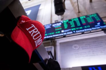 「関税なんか気にしない」、ＦＲＢ利下げ観測でリスク資産に買い殺到 - Bloomberg