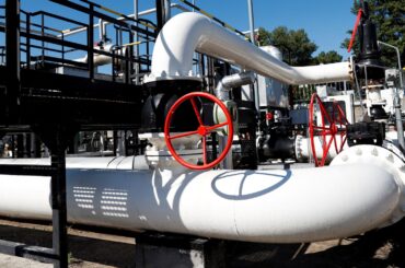 中欧向けロシア原油が輸送停止、ウクライナが輸送管攻撃との指摘 | ロイター