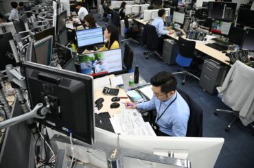 20年国債入札、超長期債の投資家需要確認へ－政治と財政への警戒続く - Bloomberg