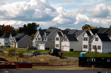 ７月の米新築住宅販売は予想上回る、前月も上方修正－価格低下で - Bloomberg