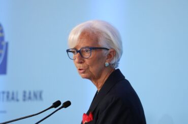 ラガルドＥＣＢ総裁、ユーロ圏経済は底堅さ示している－ＦＯＸに語る - Bloomberg