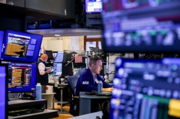 【米国市況】株が足踏み、ハイテクに売り－９月利下げ観測は崩れず - Bloomberg