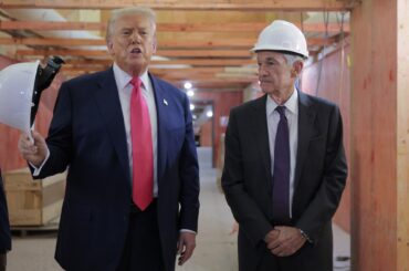 トランプ米大統領、金利据え置き巡りパウエルＦＲＢ議長を再び非難 - Bloomberg