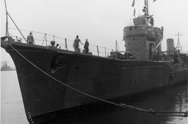 「雪風」映画で艦長ですら一目置く「先任伍長」ってナニ？ 「軍隊の鉄の掟」すら凌駕するその存在とは - 乗りものニュース