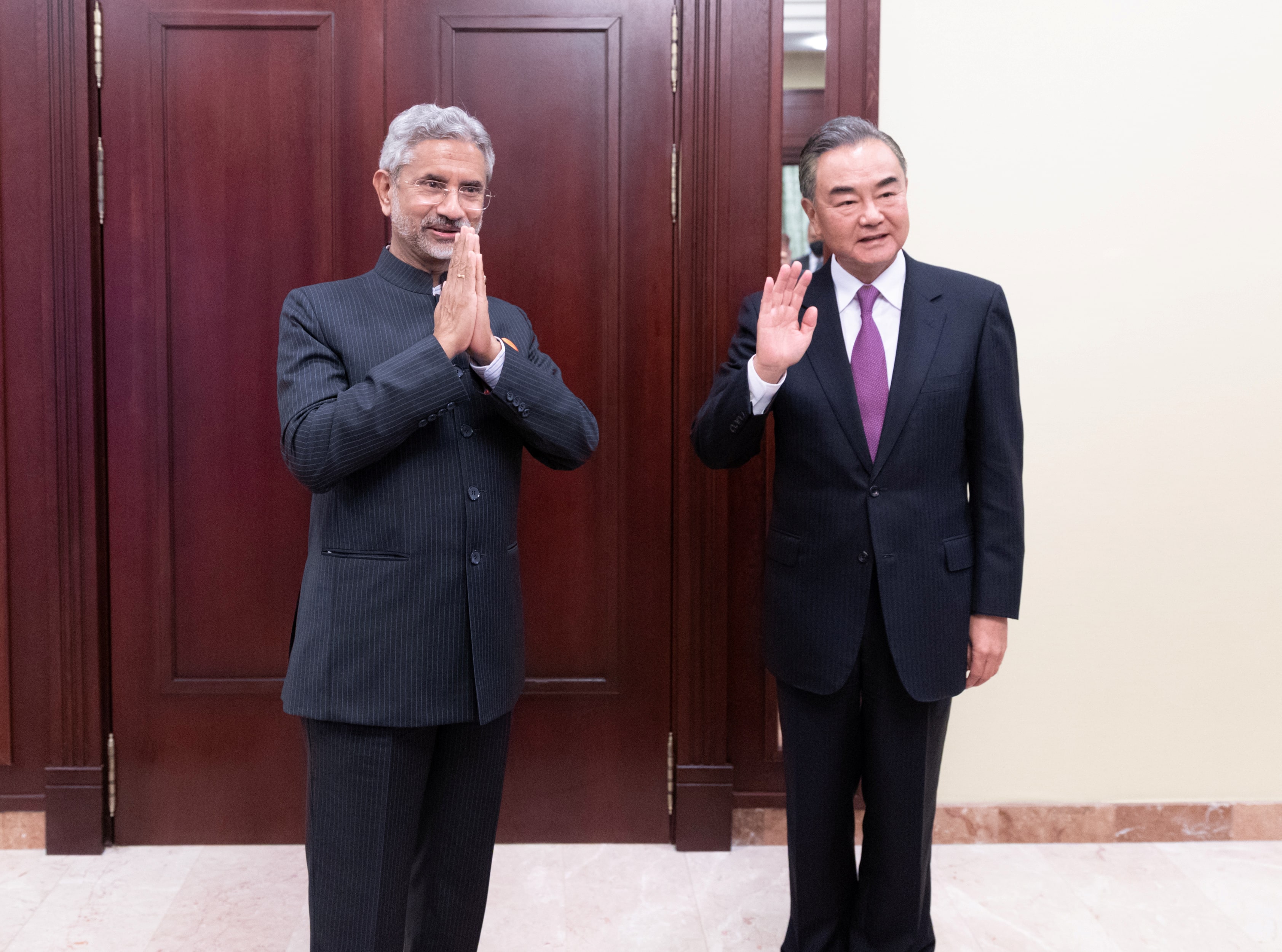 インド・中国外相がニューデリーで会談、国境和平や貿易巡り協議