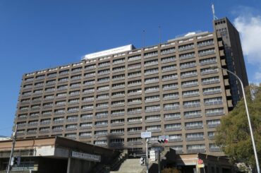 兵庫県の前総務部長、競馬組合副管理者に 人事課「適材適所の判断」 私的情報漏えいで停職処分 9月1日付 - 神戸新聞