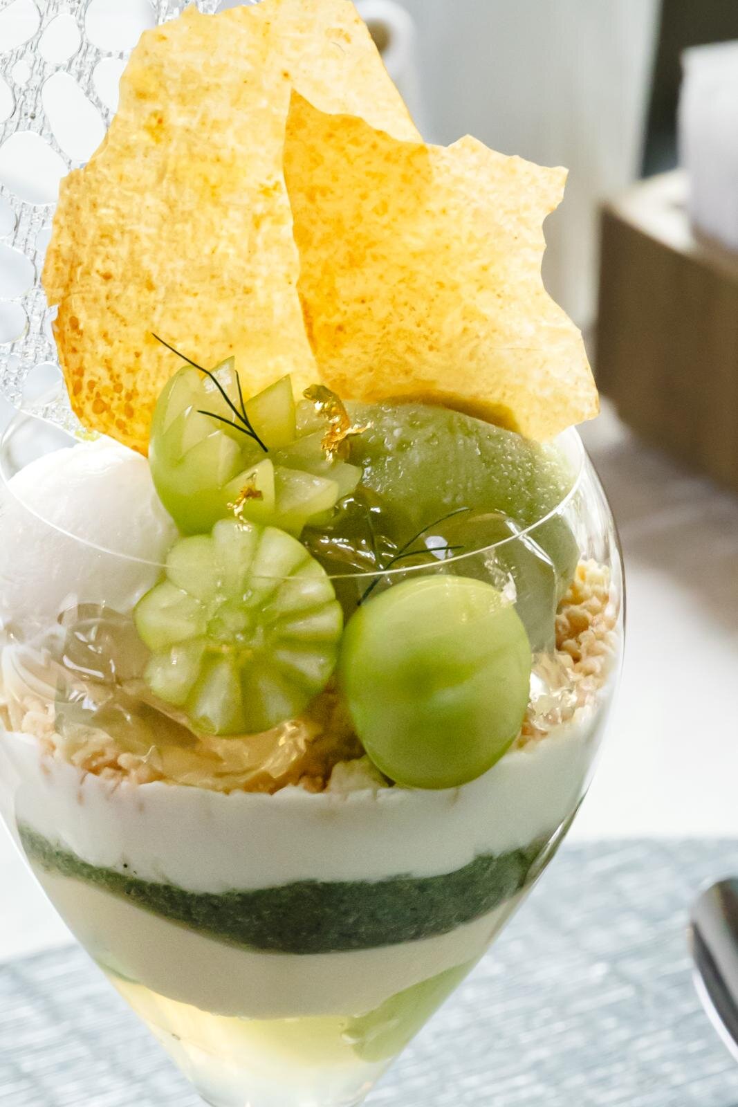 「シャインマスカット リコッタ ハーブのパフェ」3,200円 ※サービス料10％別