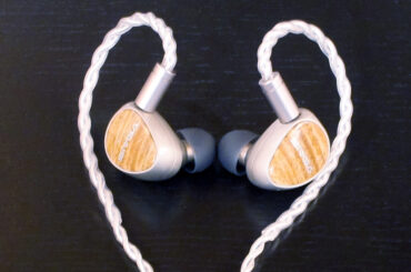 【鳥居一豊の「良作×良品」】常識を打ち破る“特殊ガラス振動板イヤフォン！”SIVGA「Que UTG 鵲」聴いてみた - AV Watch