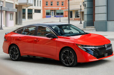 日産、北米で新型4ドアセダン「セントラ」発表 - Car Watch