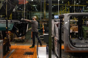 米雇用者は過去最大の下方修正へ、年91万1000人－年次改定の推計 - Bloomberg