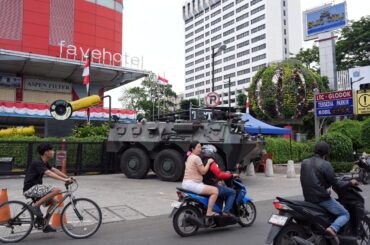 トヨタとＢＷＭ、ジャカルタのショールーム空っぽ－市民デモ警戒 - Bloomberg
