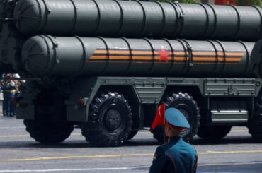 ロシア、インドと地対空ミサイルＳ４００の追加供給交渉 | ロイター