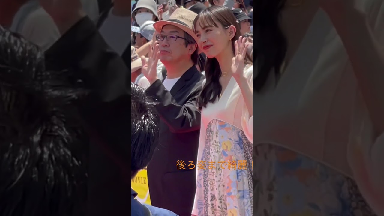 井桁弘恵さん!後ろ姿まで美しい!沖縄レッドカーペット 島ぜんぶでおーきな祭