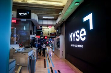 米利下げが招く株安リスク、JPモルガンのトレーディングデスクが警告 - Bloomberg