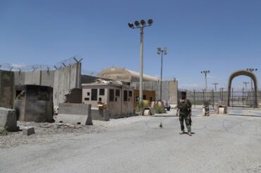 アフガン空軍基地、トランプ氏が返還求める－「中国核施設に近い」 - Bloomberg