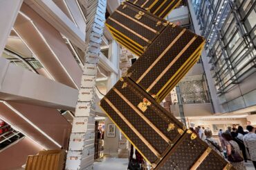 アングル：Ｚ世代が変える高級ブランド市場、グッチなど老舗は明暗 | ロイター