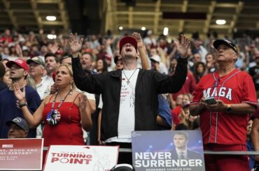 トランプ政権の「左派」攻撃…カーク氏殺害犯の死刑を要求、メディア抑圧、州兵派遣…いったい何が起きている？ 【やさしく解説】トランプ政権の「左派」攻撃(1/4) | JBpress (ジェイビープレス)