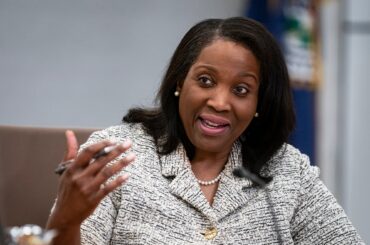 450人超のエコノミスト、クック理事とＦＲＢ独立性を支持－公開書簡 - Bloomberg