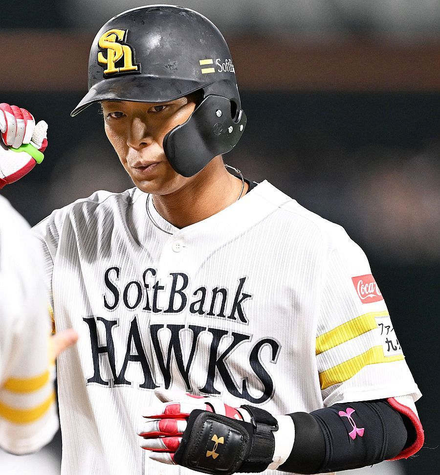 左ふくらはぎ痛でソフトバンク今宮健太が出場選手登録抹消 小久保監督「プレー中だからしょうがない」 代わって石塚綜一郎が昇格 – 西スポWEB OTTO! 左ふくらはぎ痛でソフトバンク今宮健太が出場選手登録抹消 小久保監督「プレー中だからしょうがない」 代わって石塚綜一郎が昇格 - 西スポWEB OTTO!