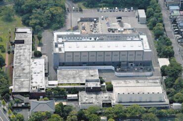 都立唯一の火葬場がある瑞江葬儀所＝東京都江戸川区で、本社ヘリ「あさづる」から（七森祐也撮影）