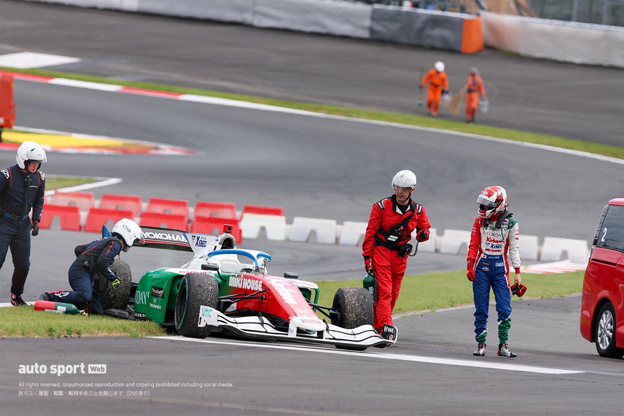 Juju、白煙を吐いてストップ「原因がわからず、燃えたら怖いなと思った」エンジンを載せ替えて再出走 – autosport web Juju(HAZAMA ANDO Triple Tree Racing)