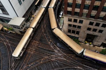 トランプ氏、政府閉鎖で一段と強硬姿勢－民主地盤への資金削減で圧力 - Bloomberg