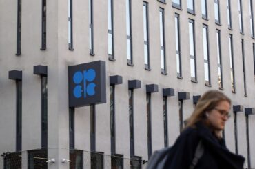 OPECプラス、11月の日量13万7000バレル増産で合意－立場の差解消 - Bloomberg