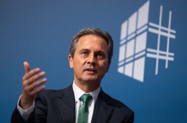 米セントルイス連銀総裁、労働市場悪化なら追加利下げに柔軟姿勢 - Bloomberg