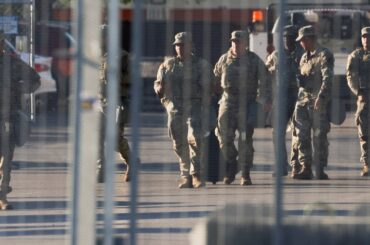 米高裁、シカゴでの州兵配備認めず　地裁の一時差し止め判断を支持 | ロイター